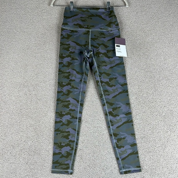 Fleo Pants - NWT Fleo El Toro 25” Leggings Cadence Camo Womens Size S Workout Active Pants
